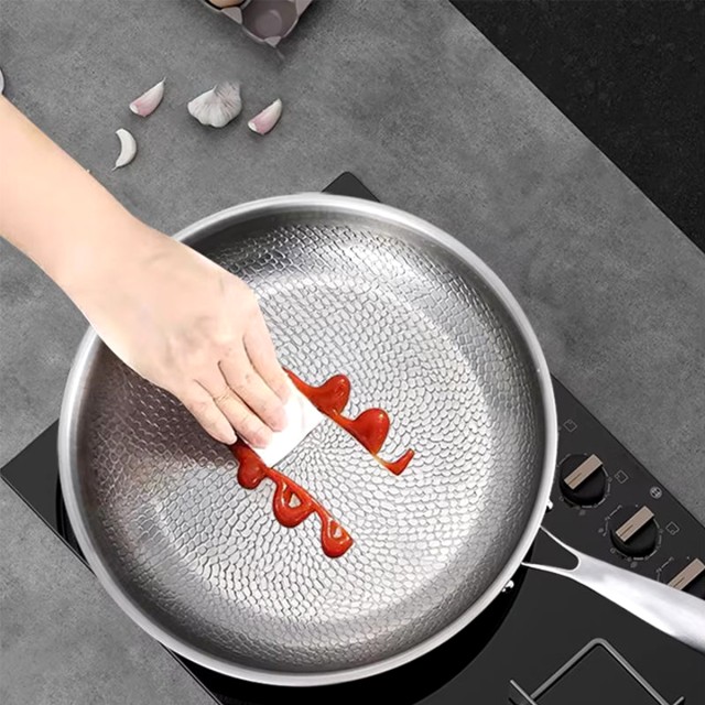 Heavy Gauge Uncoated Non Stick Frying Pan