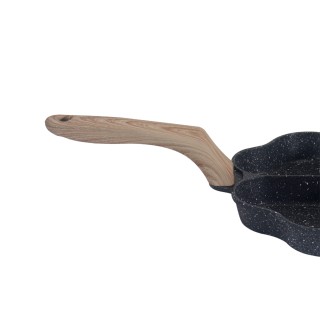 Heart Shaped 4 Cup Non Stick Egg Pan