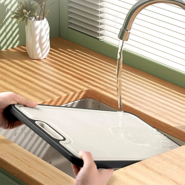 Kitchen Titanium 2 in 1 Cutting Board